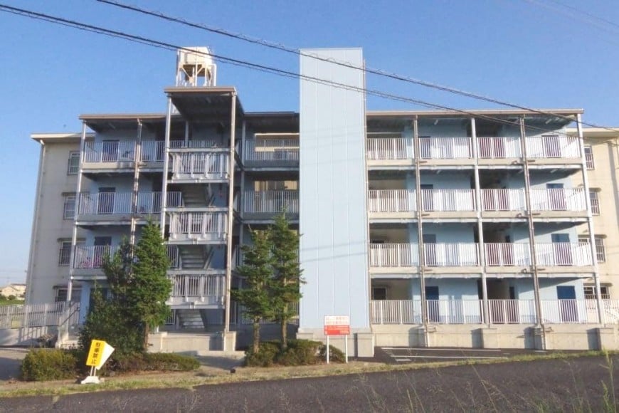 莇生住宅 開放廊下 外観