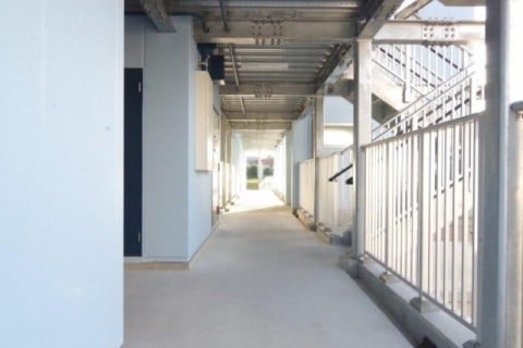 莇生住宅 開放廊下