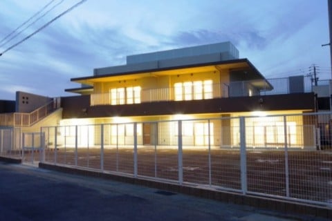 保育園 外観_夜