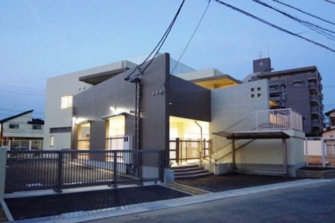 保育園 外観_夜