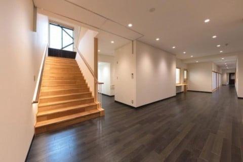 妙進教会 廊下・階段